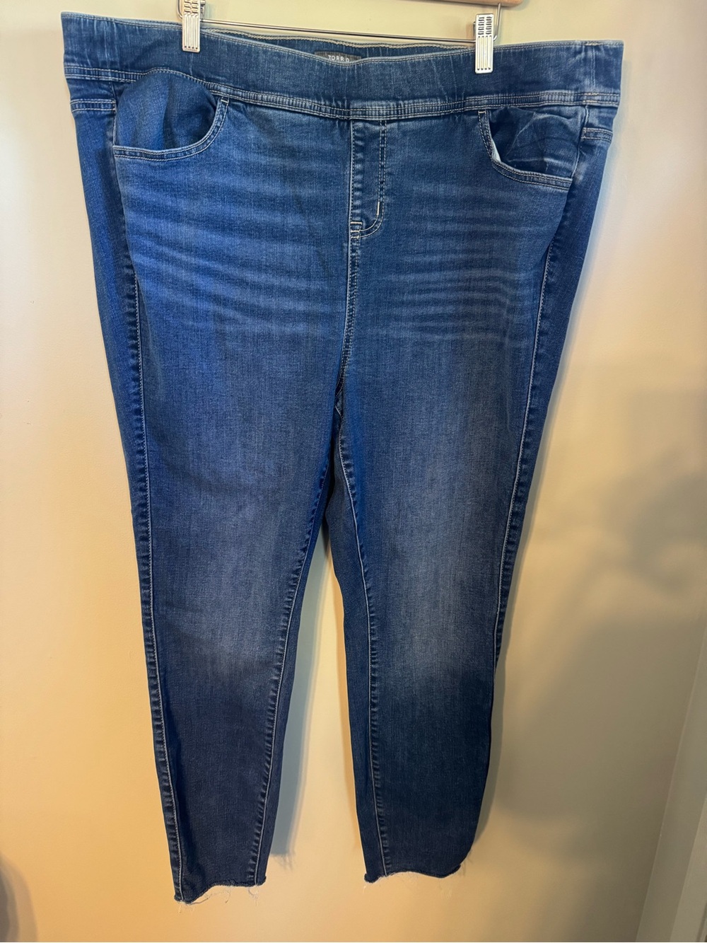 TORRID Women's Pull On Jeans Super Soft Raw Hem Size Plus Size 3X
